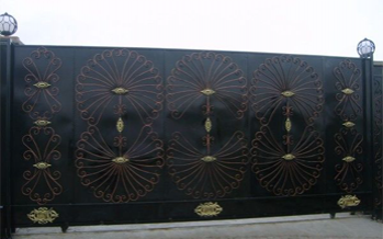 Ferforje Garaj Giriş Kapıları