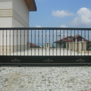 Ferforje Garaj Giriş Kapıları