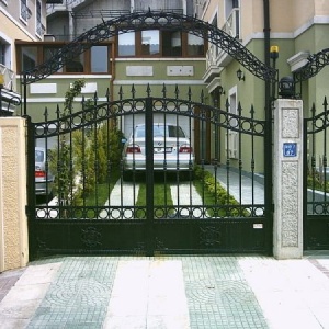 Ferforje Garaj Giriş Kapıları