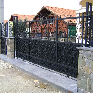 Ferforje Garaj Giriş Kapıları